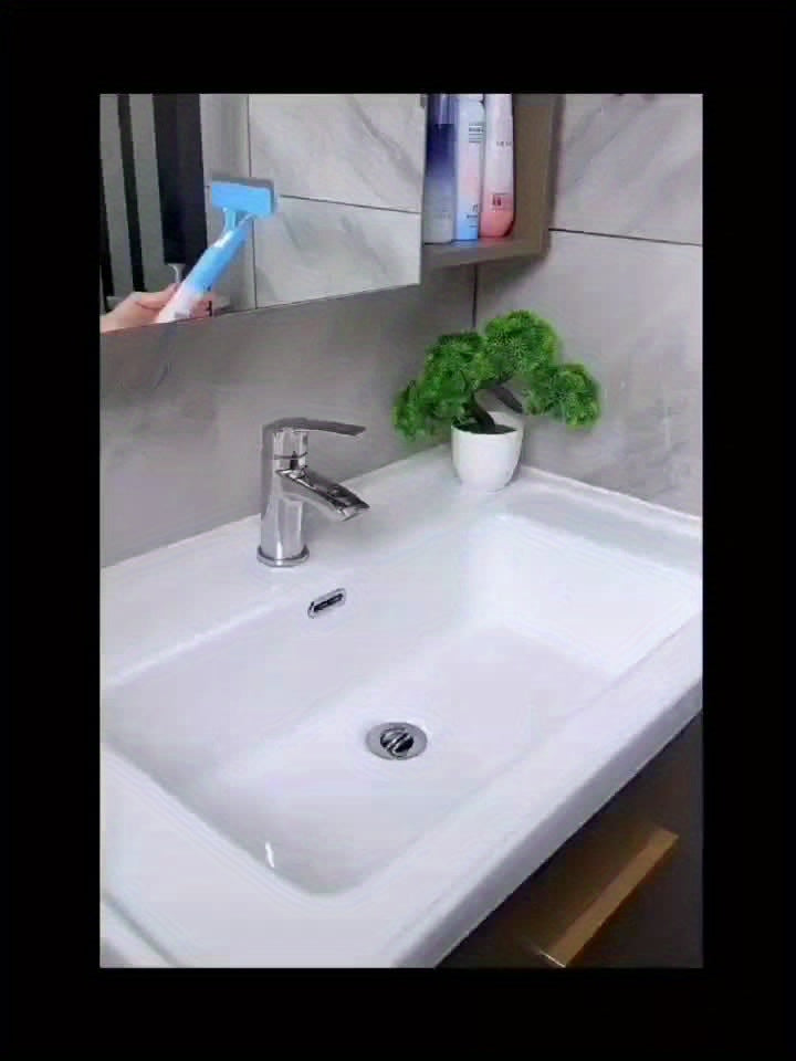 3-in-1 Glass Cleaning Tool with Sprinkler - Urbizia