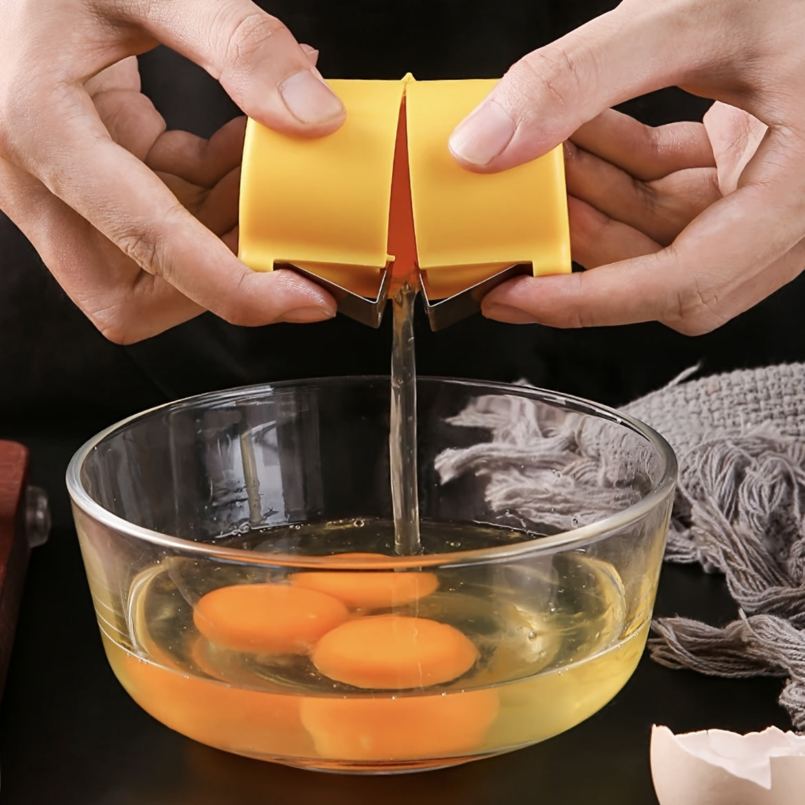 Easy Clean Eggshell Separator – Quick Peel & Yolk Splitter - Urbizia