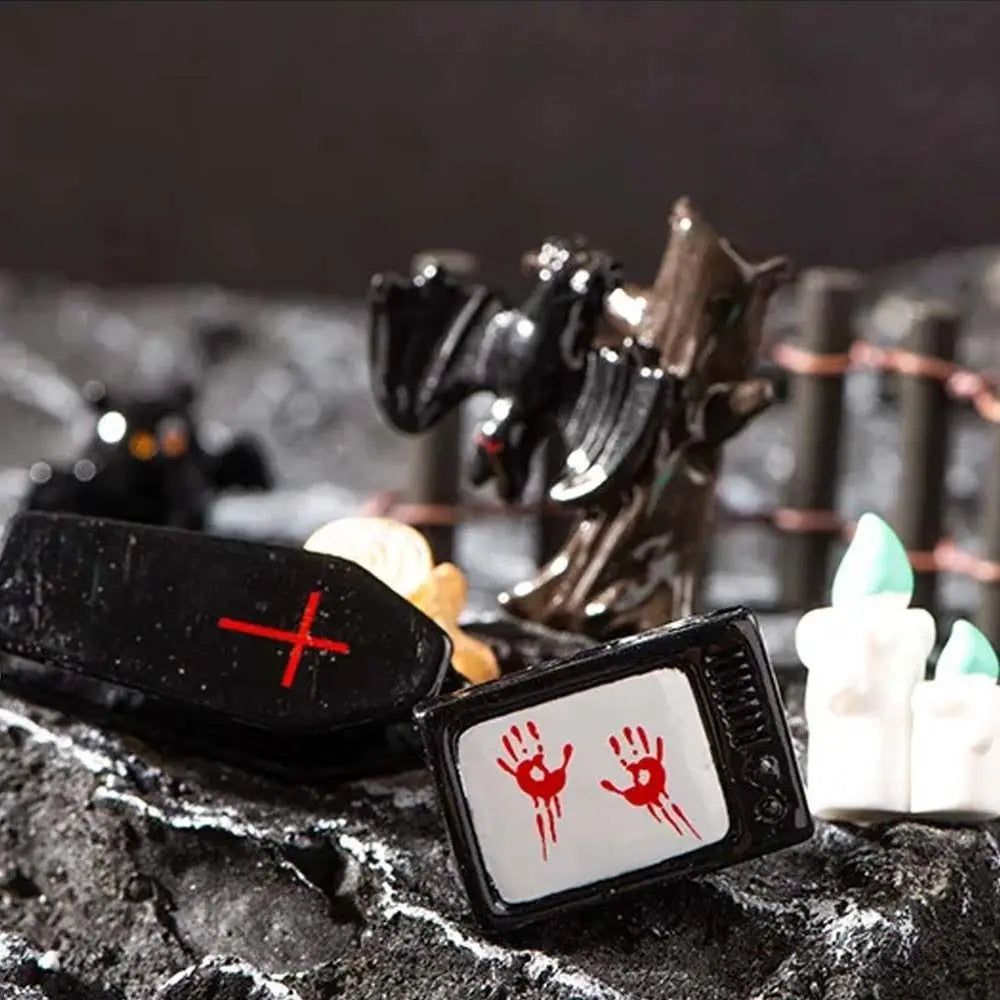 Cartoon Halloween Pumpkin Skeleton Figurines – 3D Mummy, Skull, Ghost & Mini Ornaments