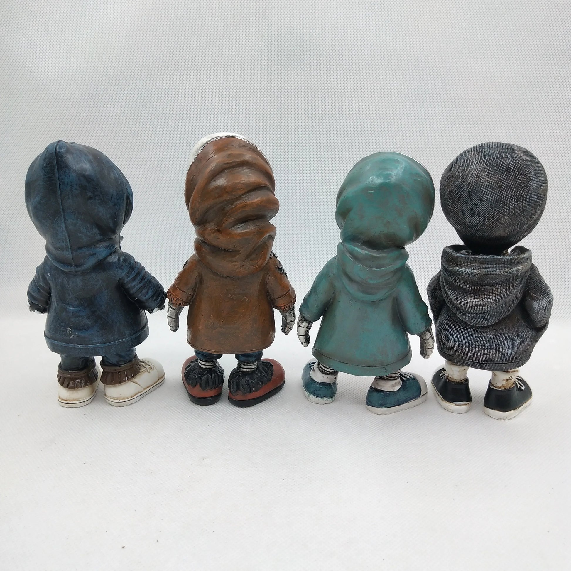 Resin Skeleton Figurine – Miniature Skull Statue Halloween Decoration