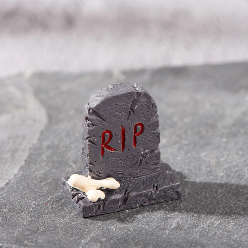 Miniature Halloween Resin Figurines – 3D Horror Raven, Tombstone, Ghost & Skull Ornaments