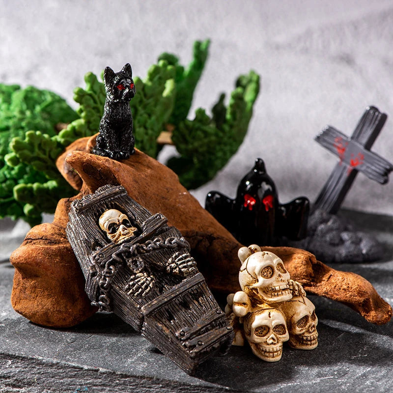 Miniature Halloween Resin Figurines – 3D Horror Raven, Tombstone, Ghost & Skull Ornaments