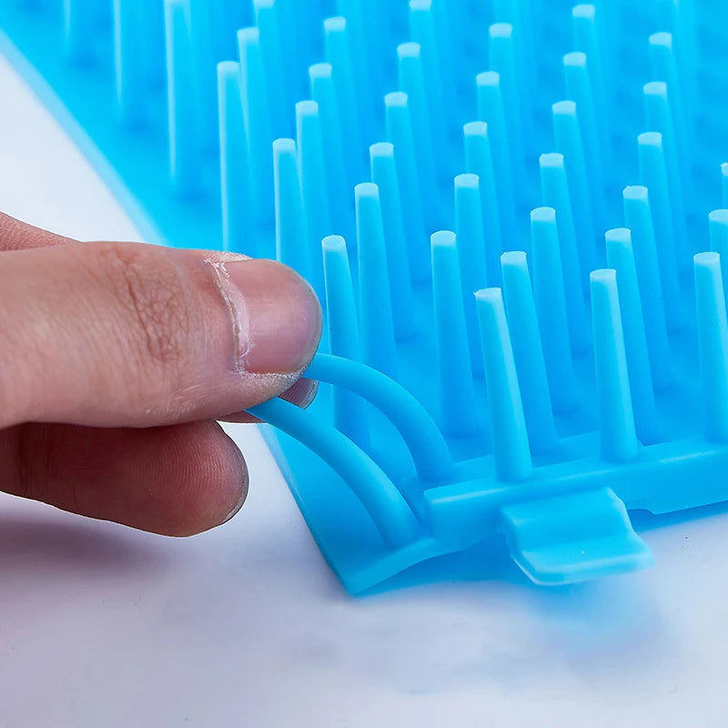 Dog Paw Cleaner Cup with Soft Silicone Combs - Urbizia