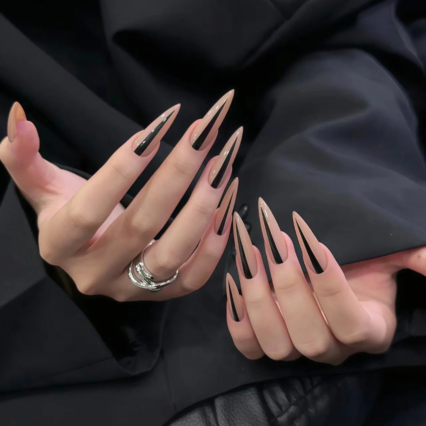 24Pcs Halloween Dark Scrub Fake Nails – Super Long Pointy Press-on Nails with 3D Black Snake Design