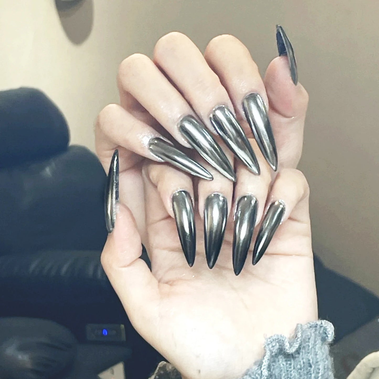 24Pcs Halloween Dark Scrub Fake Nails – Super Long Pointy Press-on Nails with 3D Black Snake Design