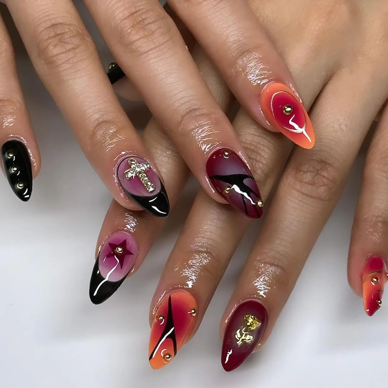24pcs Silver Spider Design Press-On Nails – Gothic Punk Almond Shaped Halloween False Nail Tips