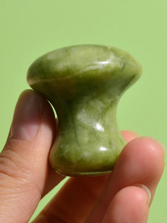 Green Quartz Facial Roller – Lifting & Skin Massage Tool