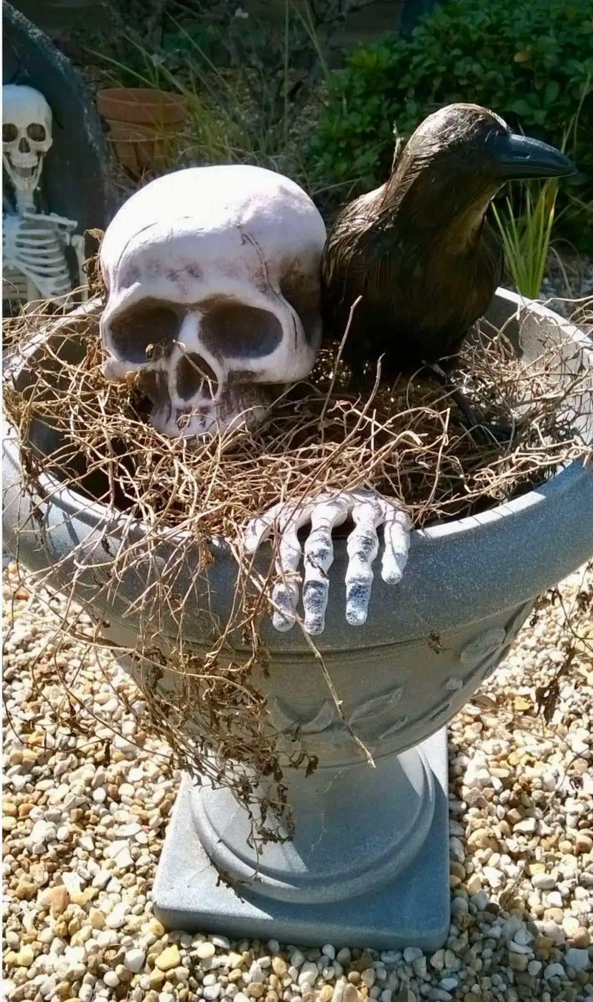 Halloween Decor Skeleton Stakes – Realistic Skull, Human Hand & Arms for Party