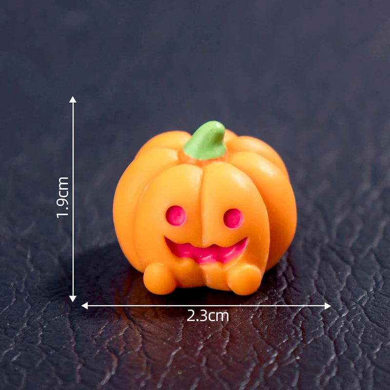 Miniature Halloween Resin Figurines – 3D Horror Raven, Tombstone, Ghost & Skull Ornaments