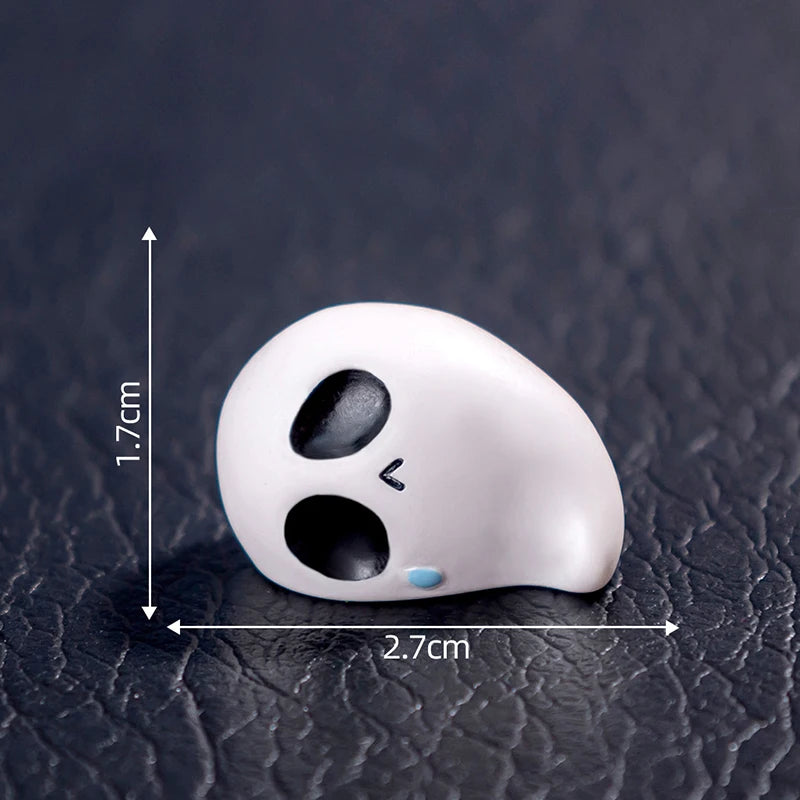 Miniature Halloween Resin Figurines – 3D Horror Raven, Tombstone, Ghost & Skull Ornaments