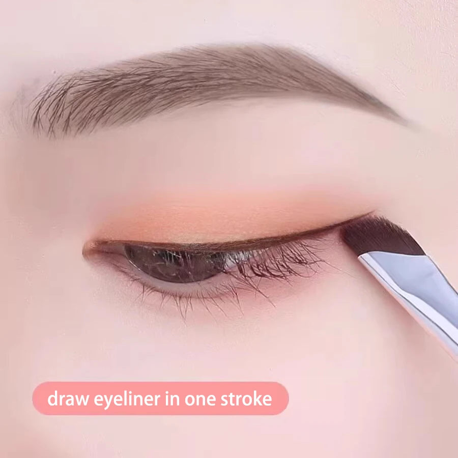 Sickle Eyeliner & Detail Eye Brush