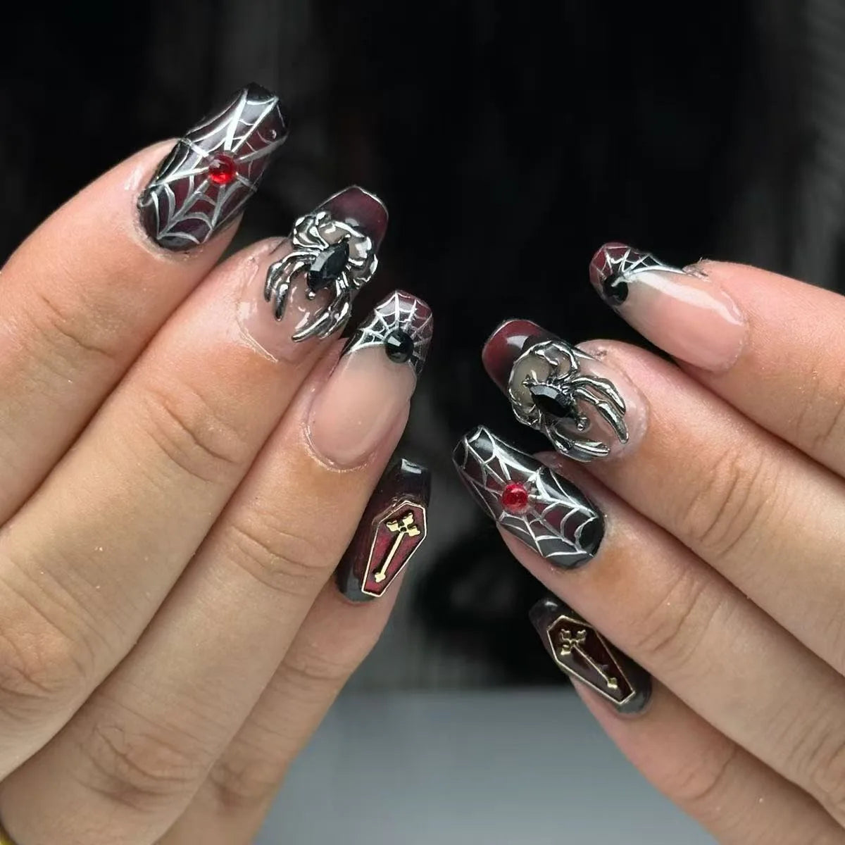 24pcs Silver Spider Design Press-On Nails – Gothic Punk Almond Shaped Halloween False Nail Tips