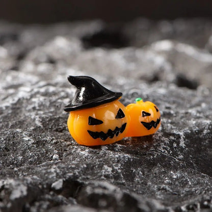 Cartoon Halloween Pumpkin Skeleton Figurines – 3D Mummy, Skull, Ghost & Mini Ornaments