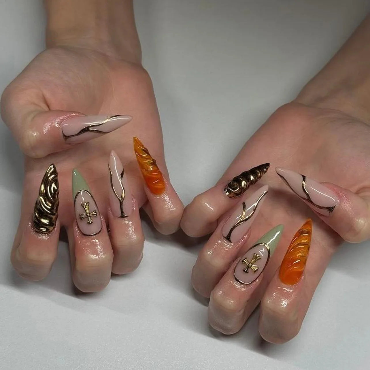 24pcs Silver Spider Design Press-On Nails – Gothic Punk Almond Shaped Halloween False Nail Tips