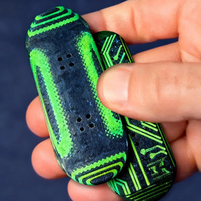 Novelty Finger Skateboards Magnetic Mini Deck Fidget Finger Skate Board for Stress Relief Boy Girl Party Classroom Birthday Gift