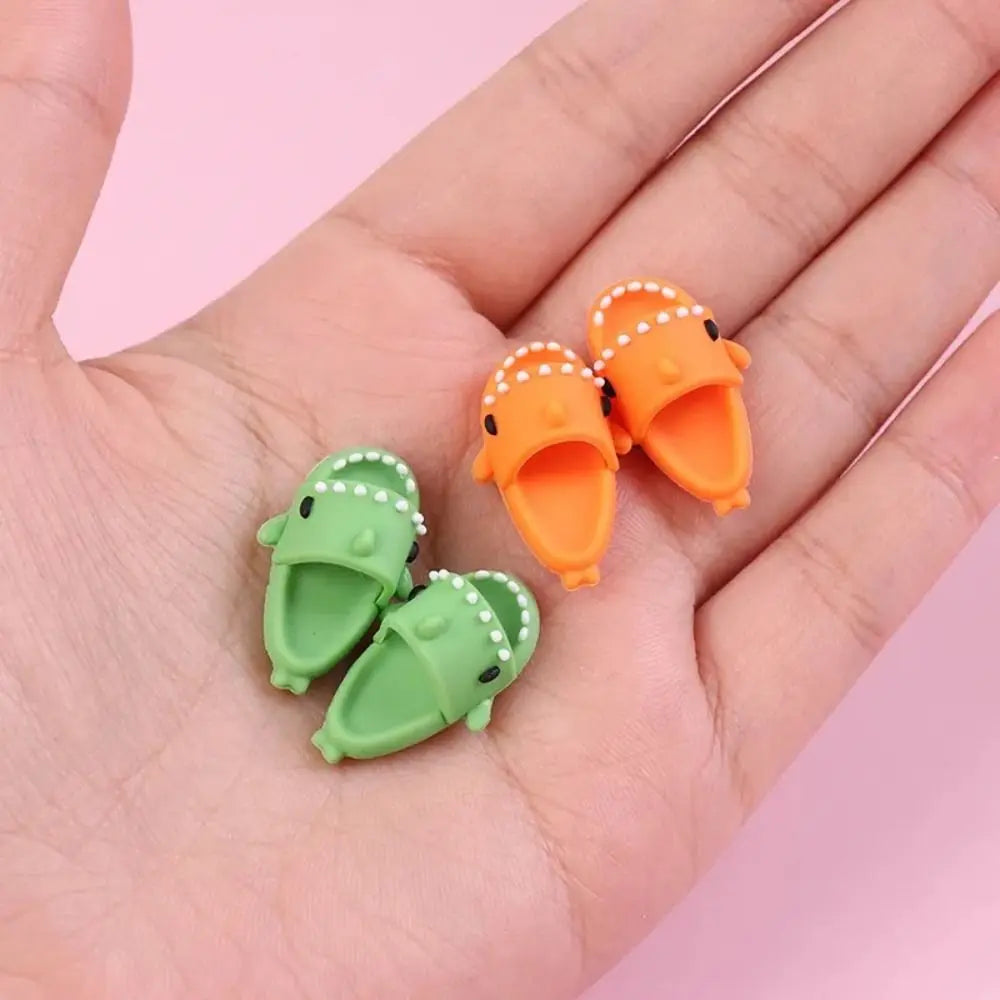 2Pcs 1:12 Dollhouse Miniature Things Cute Summer Slippers Shoes Suit For 1/12 Doll Gsc DOD, Doll Accessories
