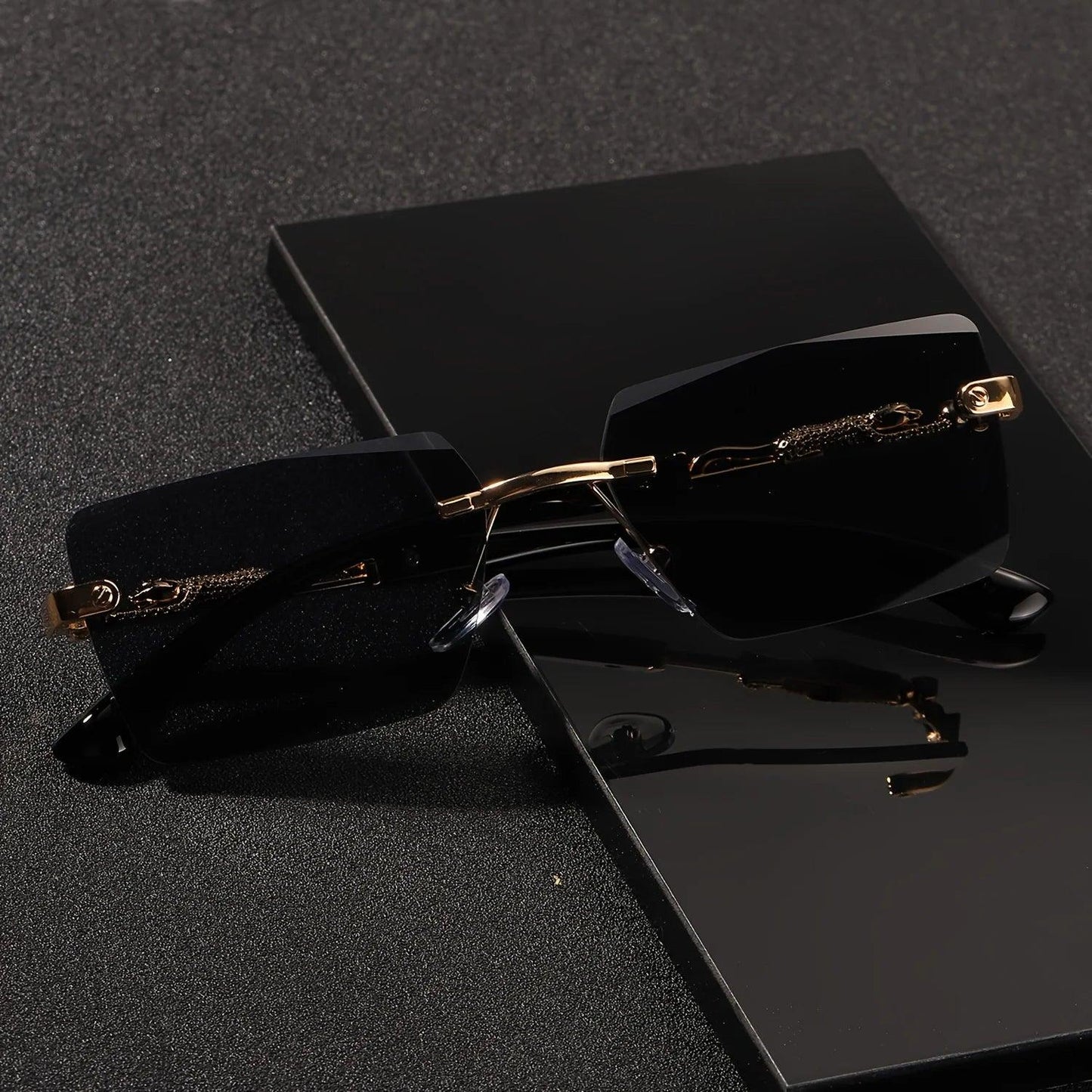 1pc Rimless Sunglasses Rectangle Women Men Shades Small Square Sun Glasses For Female Male Beach Vacation Travel Eyewear