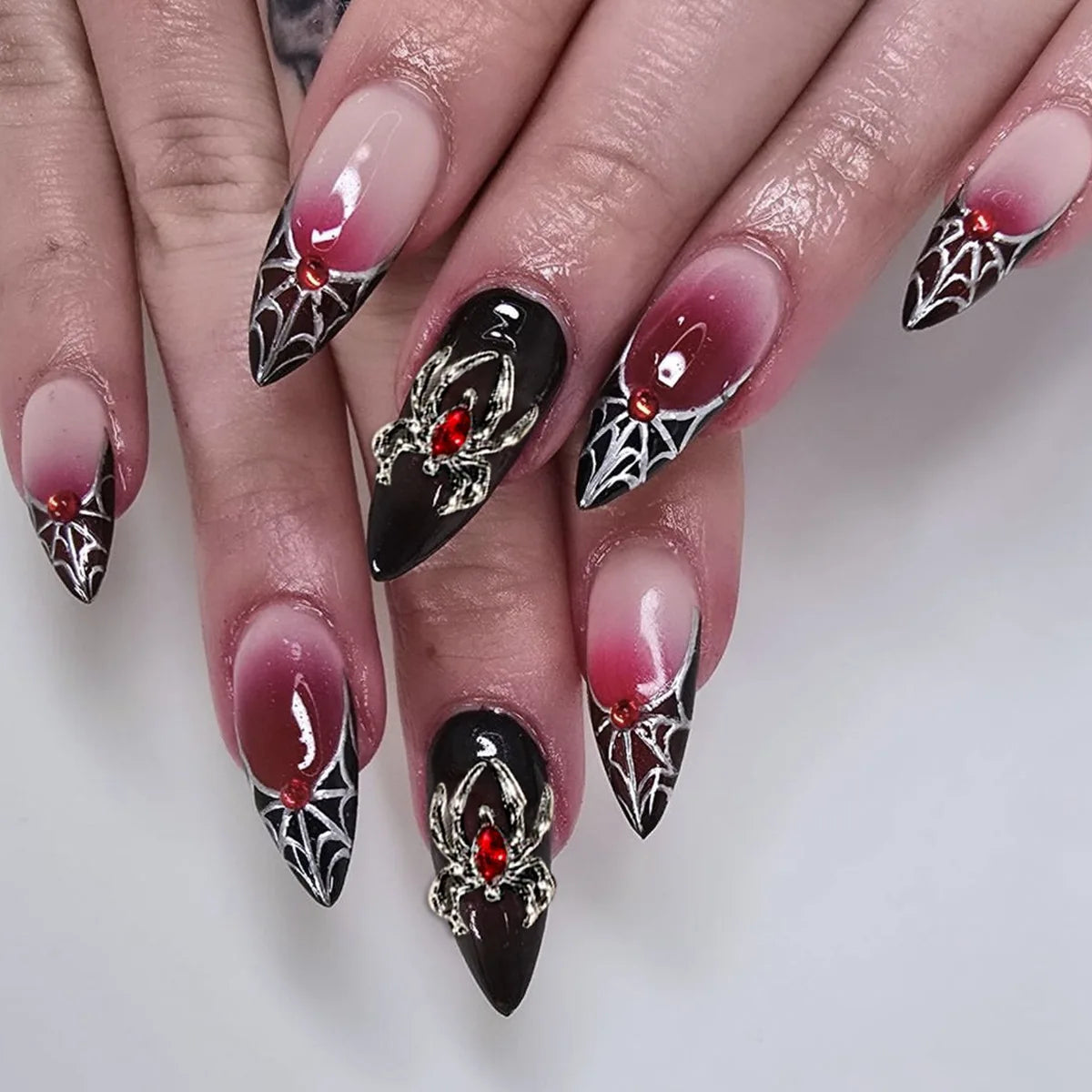 24pcs Silver Spider Design Press-On Nails – Gothic Punk Almond Shaped Halloween False Nail Tips