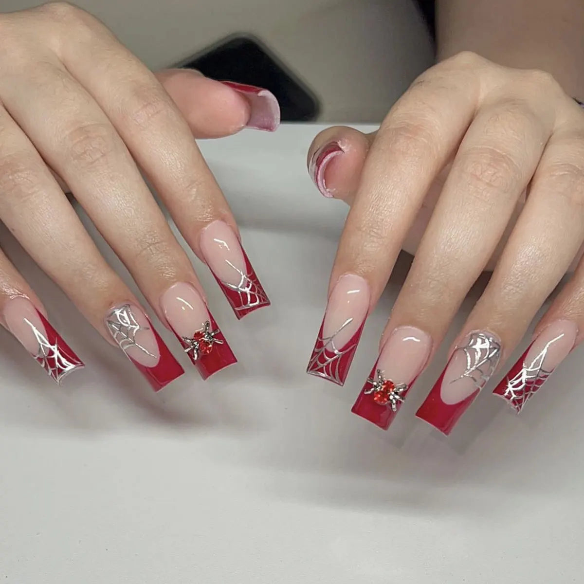 24pcs Silver Spider Design Press-On Nails – Gothic Punk Almond Shaped Halloween False Nail Tips