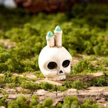 Miniature Halloween Resin Figurines – 3D Horror Raven, Tombstone, Ghost & Skull Ornaments