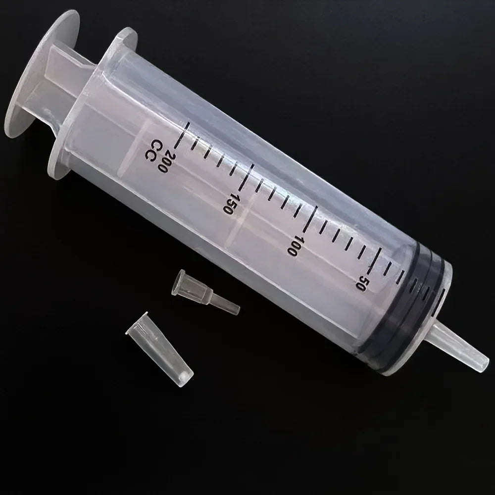 Plastic Syringe, Available in Capacities of 1000ml, 550ml, 350ml, 200ml, 100ml, 60ml, 20ml, 10ml, Suitable for Laboratory Dispensing, Dispensing Glue, Watering, and Veterinary Use - Urbizia