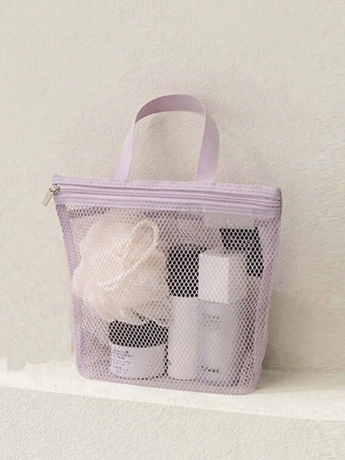 1pc Lightweight Mesh Shower Bag Travel Cosmetic Bag, Large Capacity Portable Toiletry Bag, Hanging Bathroom Storage Bag, Cute Handheld Makeup Brush Holder Bag With Zipper, Can Hold Lipstick