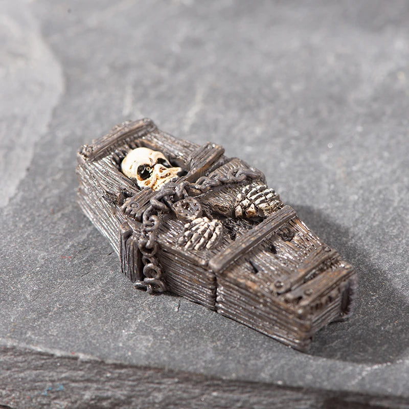 Miniature Halloween Resin Figurines – 3D Horror Raven, Tombstone, Ghost & Skull Ornaments