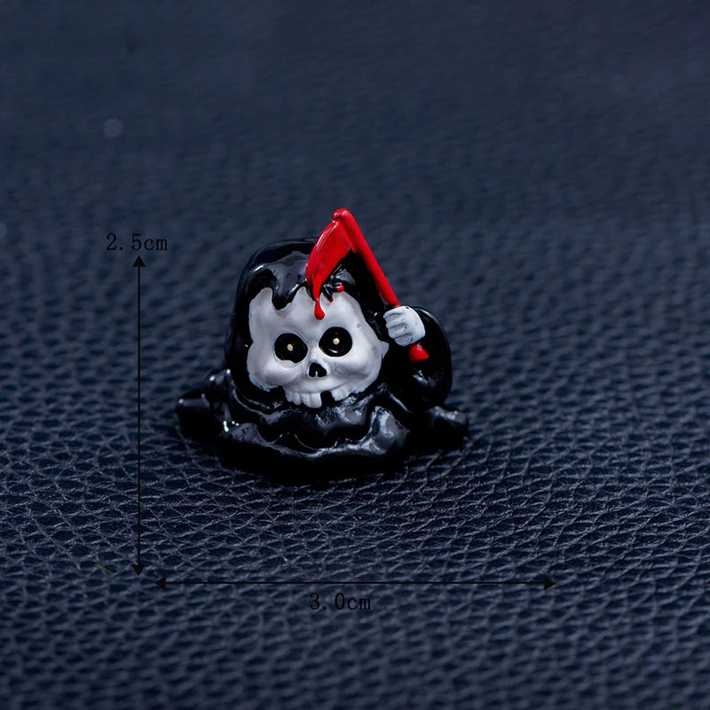 Miniature Halloween Resin Figurines – 3D Horror Raven, Tombstone, Ghost & Skull Ornaments