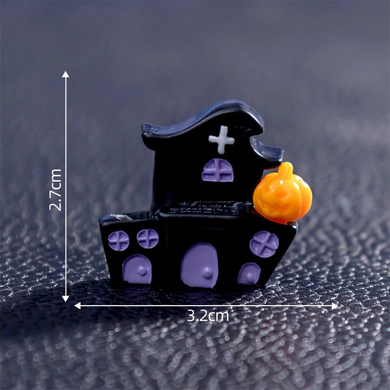 Miniature Halloween Resin Figurines – 3D Horror Raven, Tombstone, Ghost & Skull Ornaments