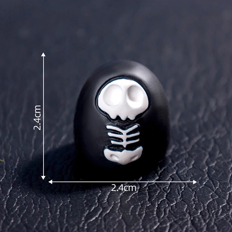 Miniature Halloween Resin Figurines – 3D Horror Raven, Tombstone, Ghost & Skull Ornaments