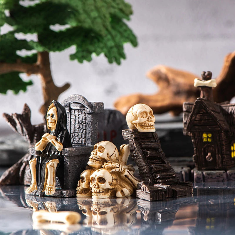 Miniature Halloween Resin Figurines – 3D Horror Raven, Tombstone, Ghost & Skull Ornaments