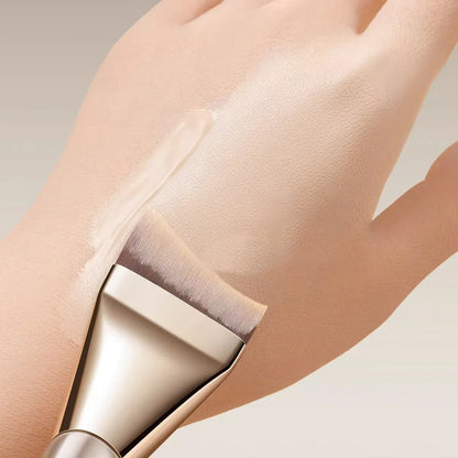 Arc-Fit Foundation Brush - Ergonomic Contour