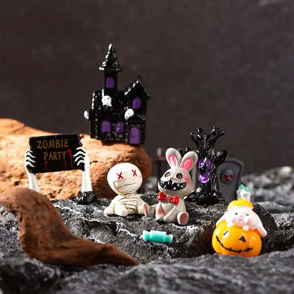 Cartoon Halloween Pumpkin Skeleton Figurines – 3D Mummy, Skull, Ghost & Mini Ornaments