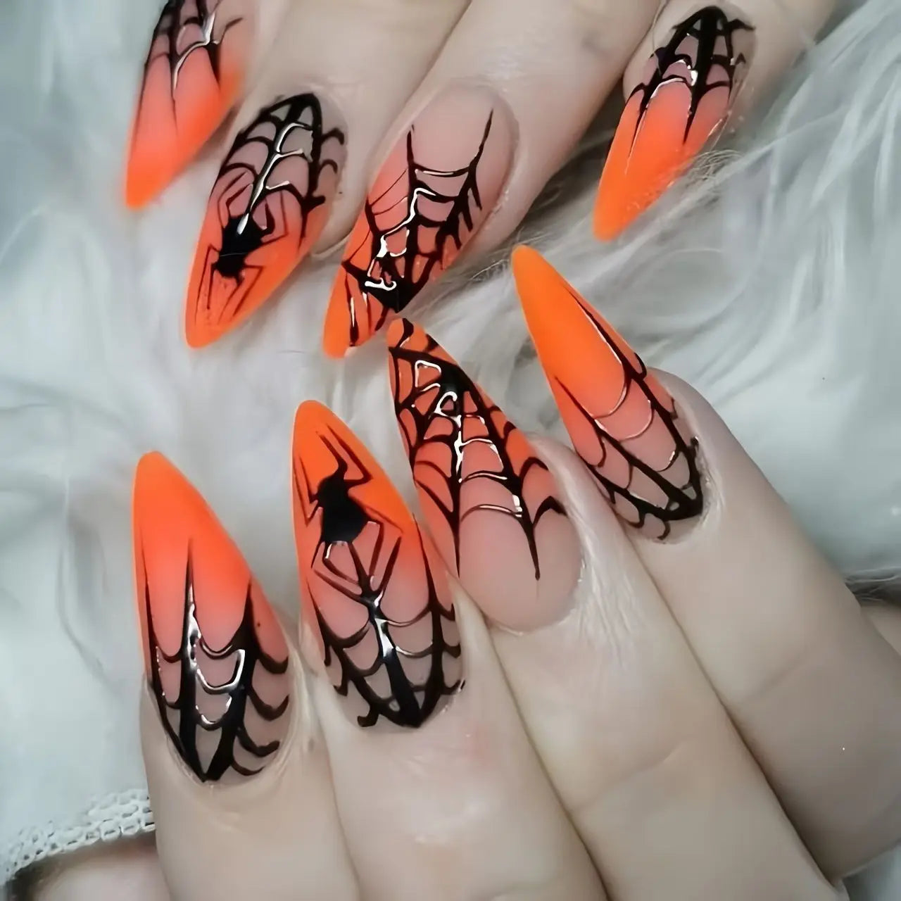 24pcs Silver Spider Design Press-On Nails – Gothic Punk Almond Shaped Halloween False Nail Tips