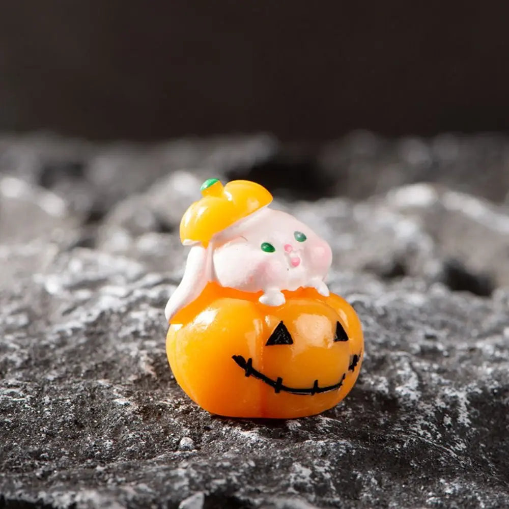 Cartoon Halloween Pumpkin Skeleton Figurines – 3D Mummy, Skull, Ghost & Mini Ornaments