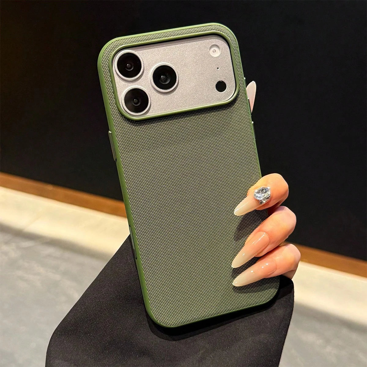 Luxury Tech Woven Fabric Magnetic Phone Case, Shockproof Scratch-Resistant Protective Cover with Magnetic Wireless Charging, Compatible with iPhone 18 Pro Max/17 Pro Max/16/15/14/13/Air