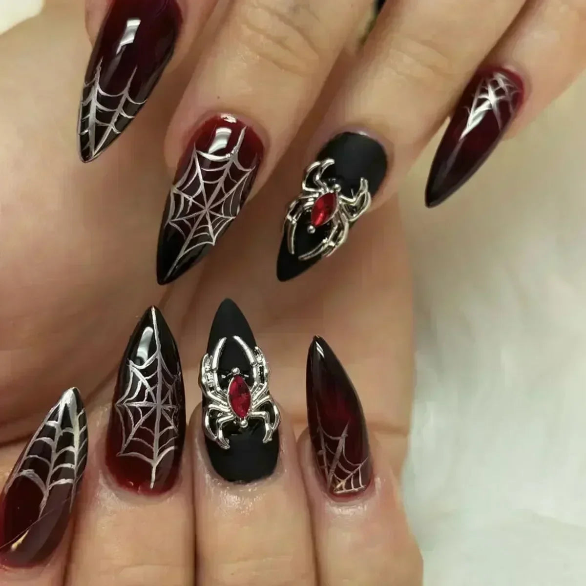 24Pcs Halloween False Nails – Almond Head Clown Design French Full Cover Press-on Nails