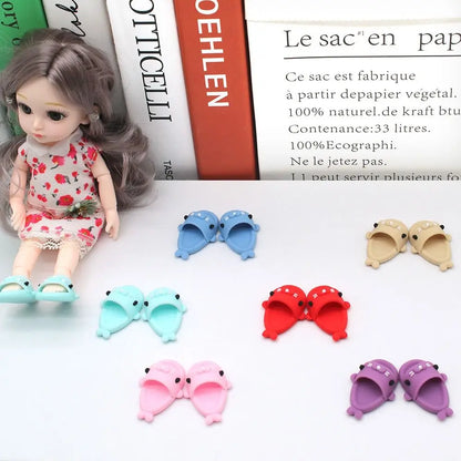 2Pcs 1:12 Dollhouse Miniature Things Cute Summer Slippers Shoes Suit For 1/12 Doll Gsc DOD, Doll Accessories