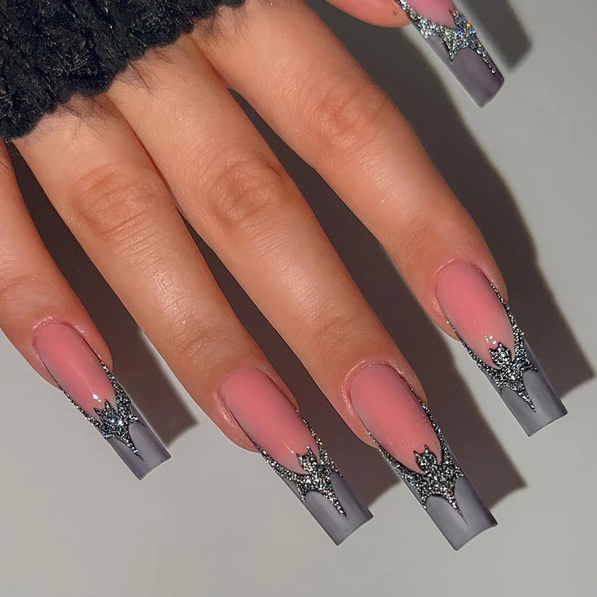 24Pcs Halloween Spider Print False Nails – Gothic Short Round Press-on Nail Tips for Women