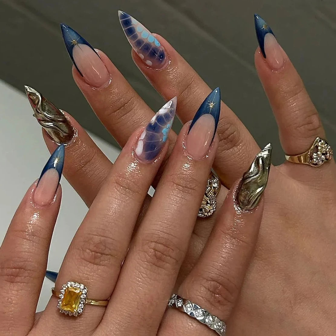 Punk 3D Gold Line & Silver Star Extra Long Pointed Fake Nails – Y2K Metal Halloween Press-on Manicure Set