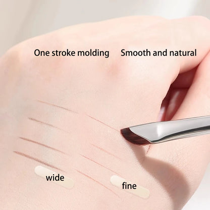 Sickle Eyeliner & Detail Eye Brush