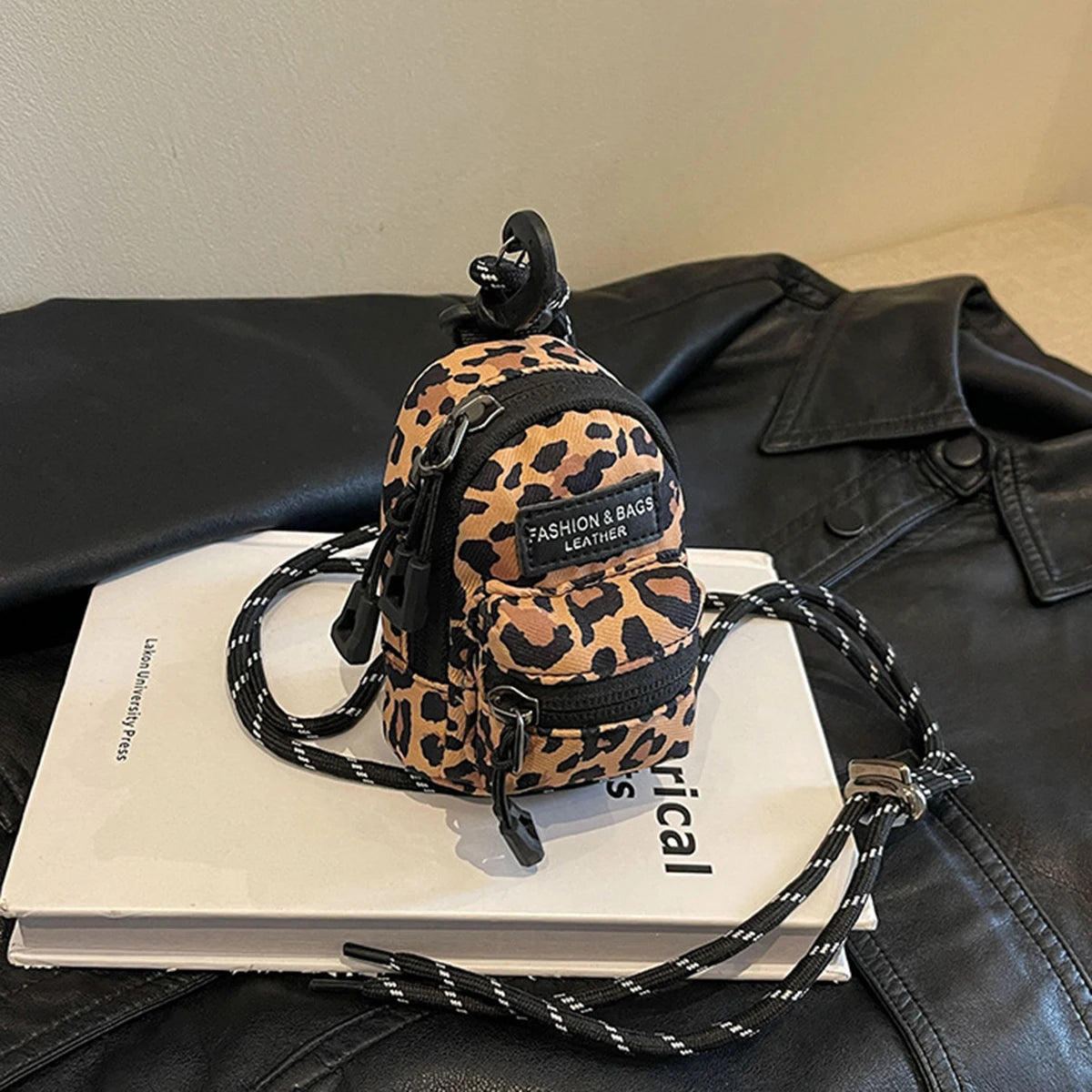 Mini Coin Purses Men Women Couples Crossbody Bag Portable Wallets Earphone Key Shoulder Bags Hip Hop Casual All-match Newest