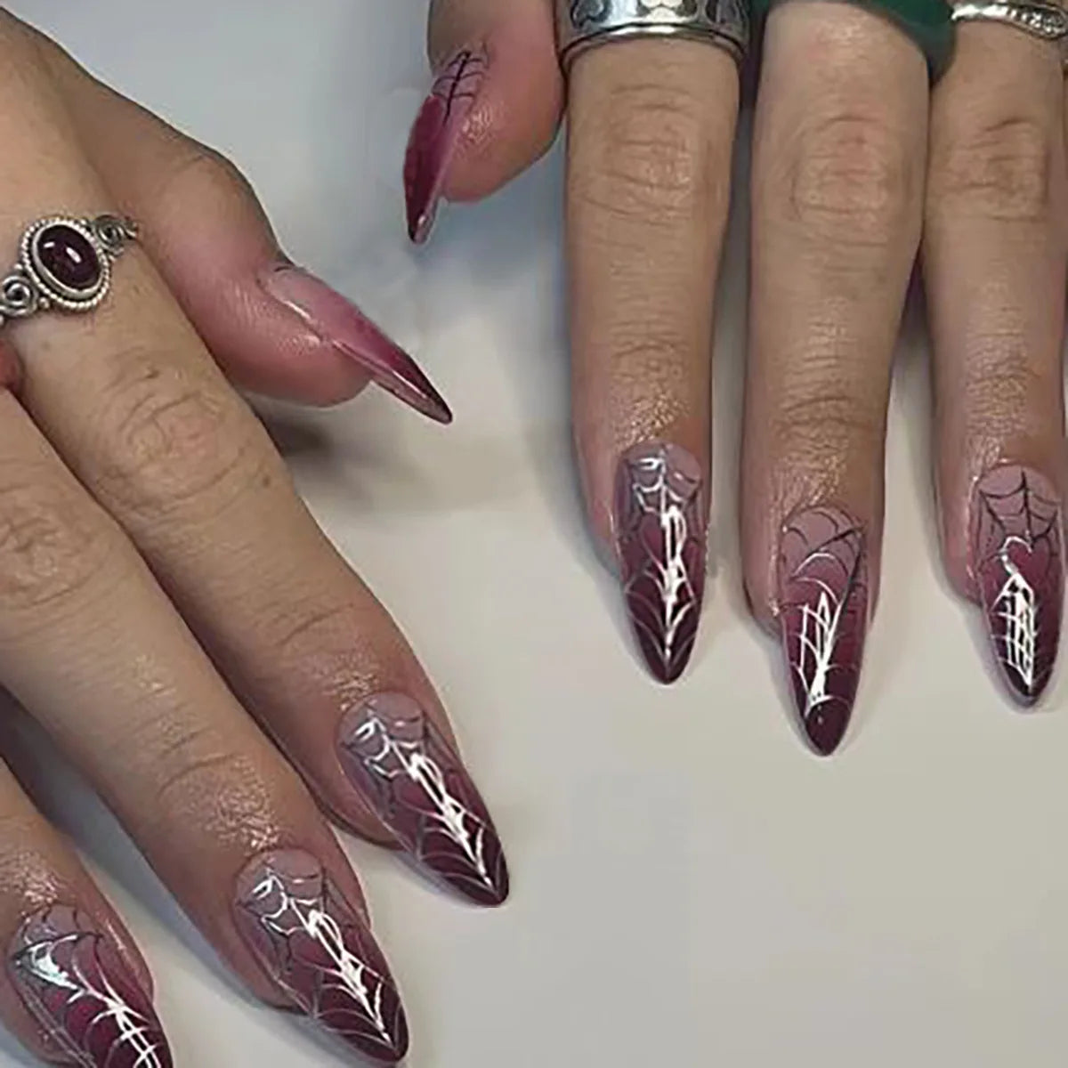 24Pcs Halloween Spider Print False Nails – Gothic Short Round Press-on Nail Tips for Women