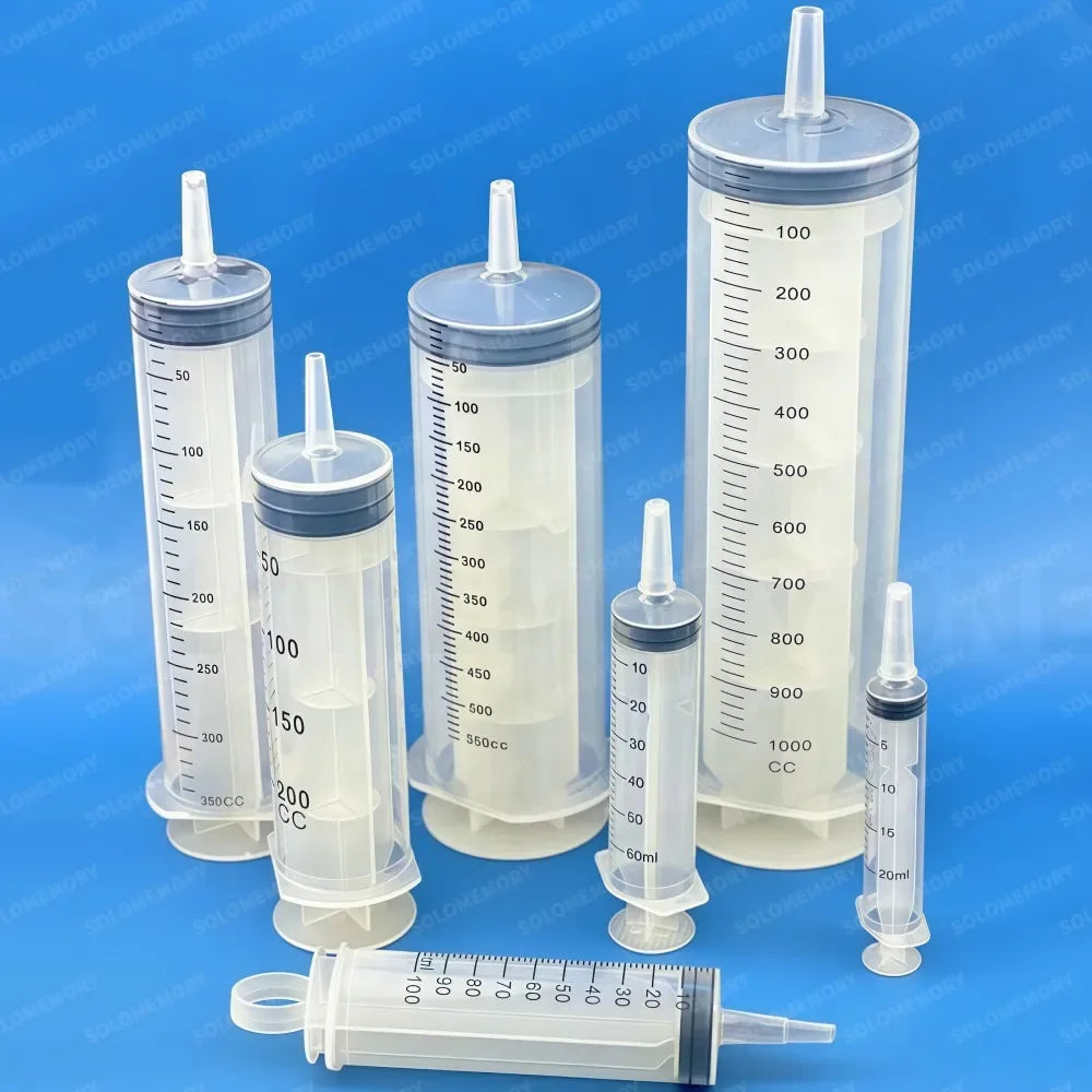 Plastic Syringe, Available in Capacities of 1000ml, 550ml, 350ml, 200ml, 100ml, 60ml, 20ml, 10ml, Suitable for Laboratory Dispensing, Dispensing Glue, Watering, and Veterinary Use - Urbizia