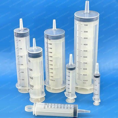 Plastic Syringe, Available in Capacities of 1000ml, 550ml, 350ml, 200ml, 100ml, 60ml, 20ml, 10ml, Suitable for Laboratory Dispensing, Dispensing Glue, Watering, and Veterinary Use - Urbizia