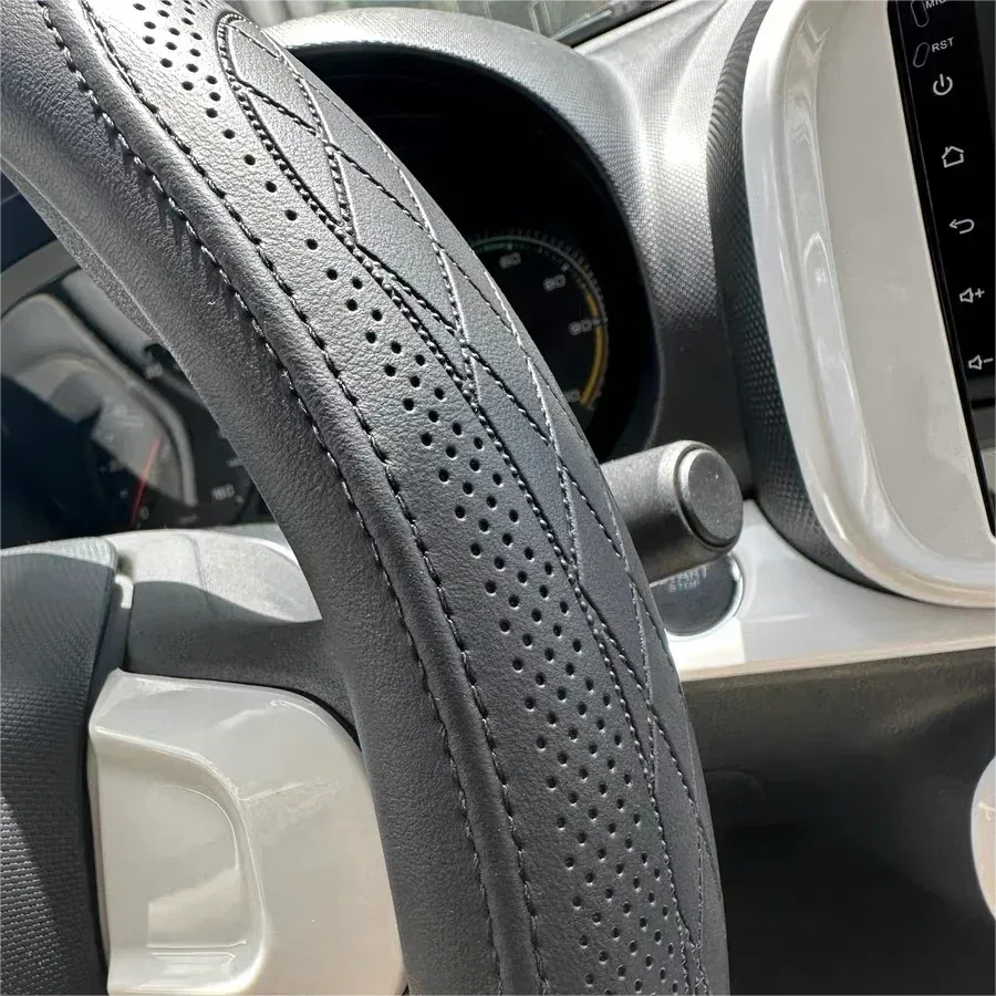 Universal 15 Inch PU Leather Steering Wheel Cover - Urbizia