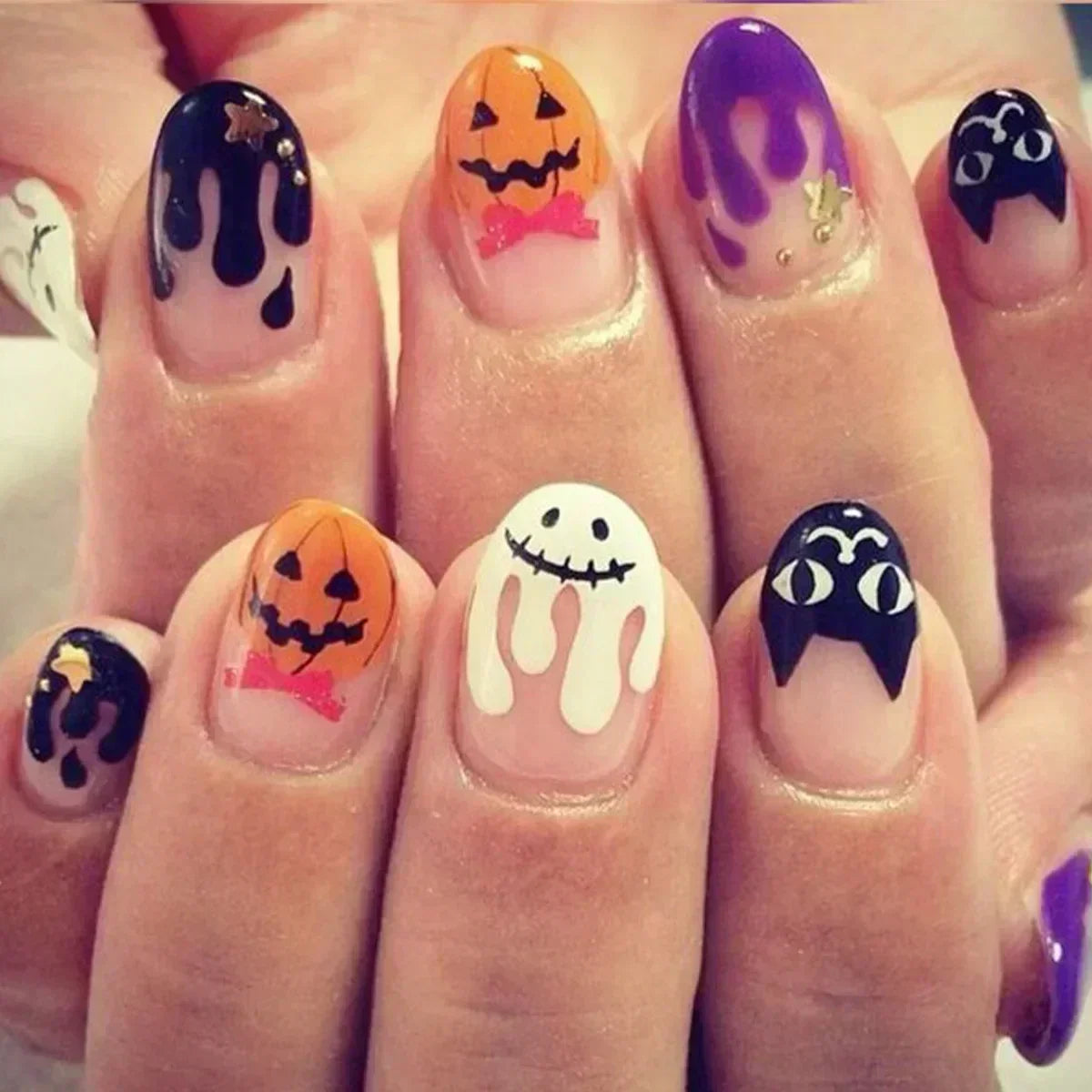 24Pcs Halloween False Nails – Almond Head Clown Design French Full Cover Press-on Nails