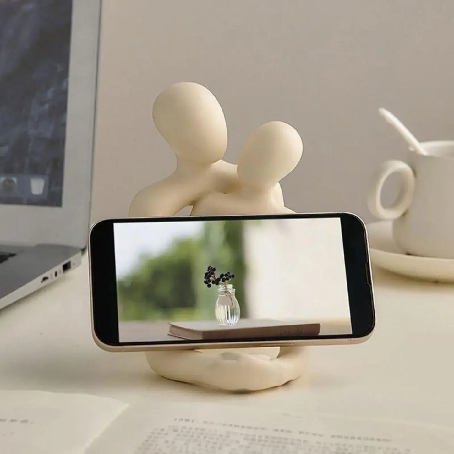 Heartwarming Loving Couple Resin Statue - A Timeless Modern Home Decor Accent for Bookshelves, Office Desks, and Nightstands - Urbizia
