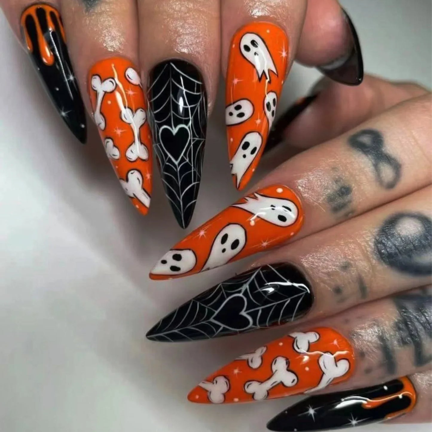 24Pcs Halloween False Nails – Almond Head Clown Design French Full Cover Press-on Nails